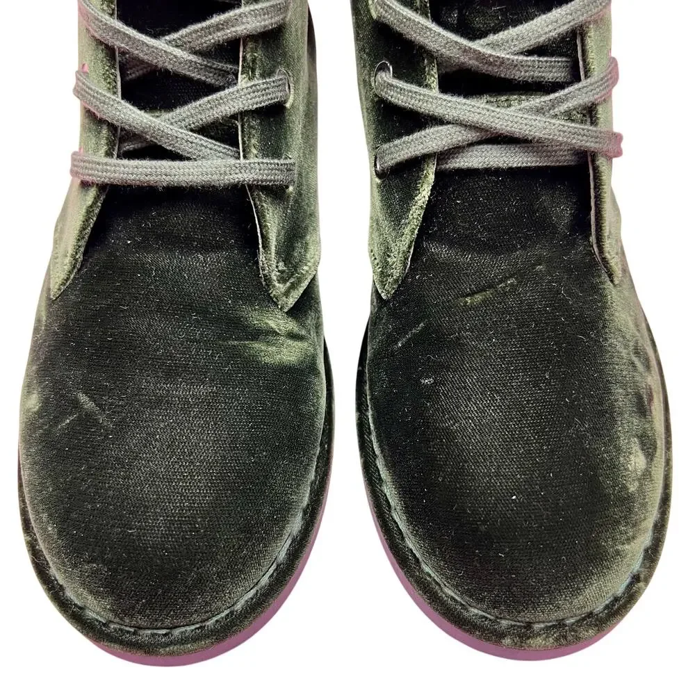 CHANEL Interlocking CC Logo Velvet Lace-Up Boots EU 38 US 8 Green Ankle Booties